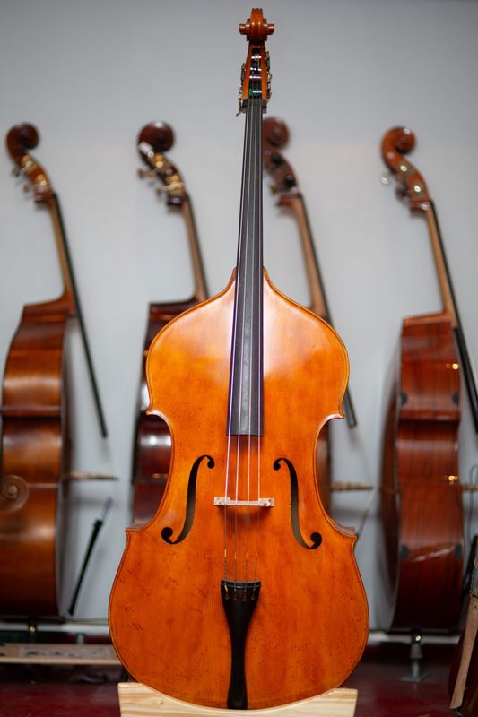 Rumensk kontrabass 3/4, brede fiolinhjørner
